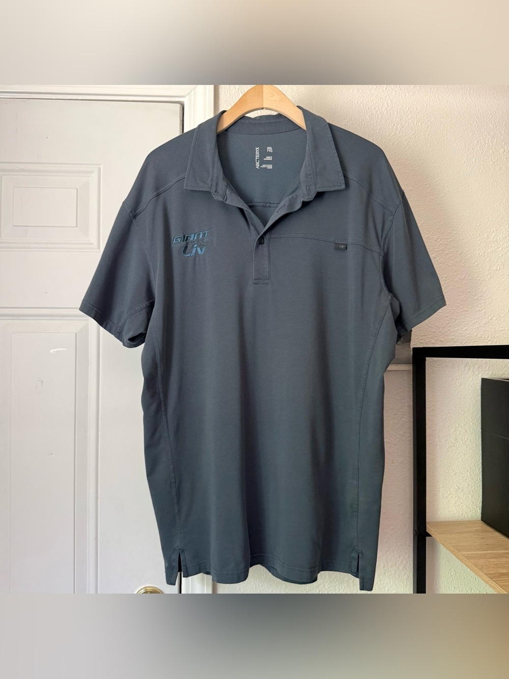 ARC’TERYX denim navy blue cotton knit embroidered polo short sleeve shirt